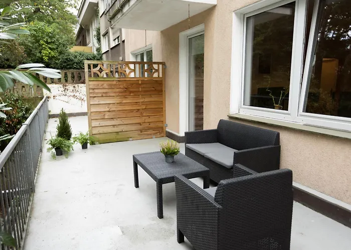 Апартаменты With Terrace And A Free Parking Дуйсбург