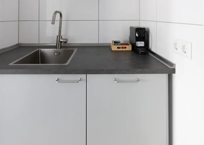 With Terrace And A Free Parking شقة *