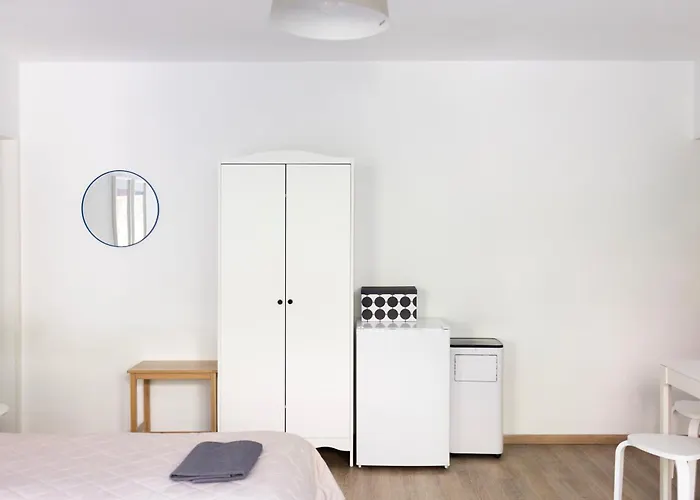 With Terrace And A Free Parking شقة