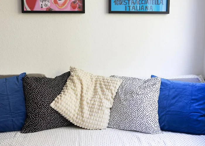 With Terrace And A Free Parking شقة